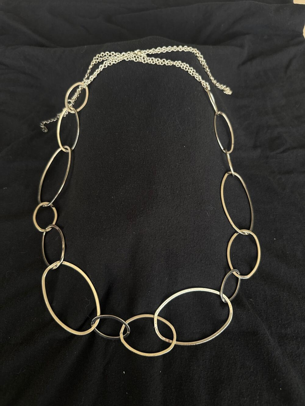 Necklace silver tone